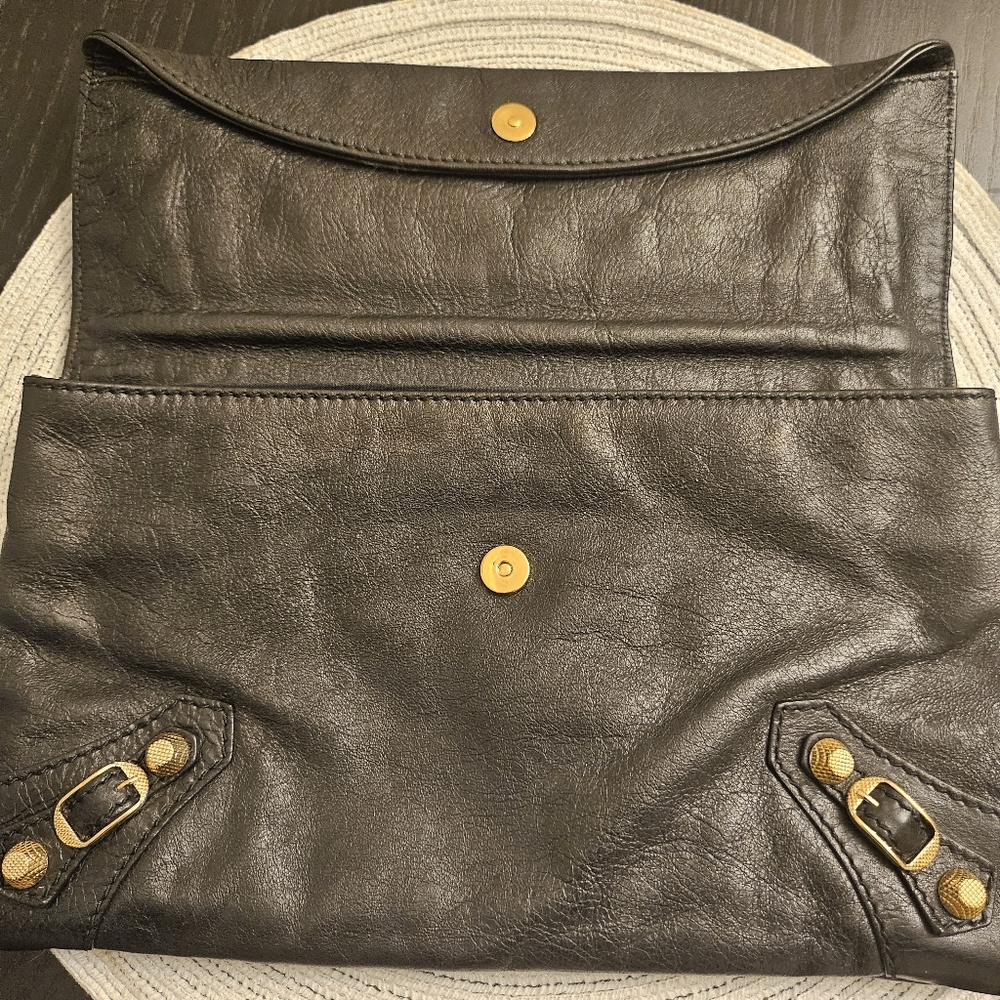 Balenciaga Classic Envelope Clutch Black Arena Leather Gold Hardware - Picture 6 of 16